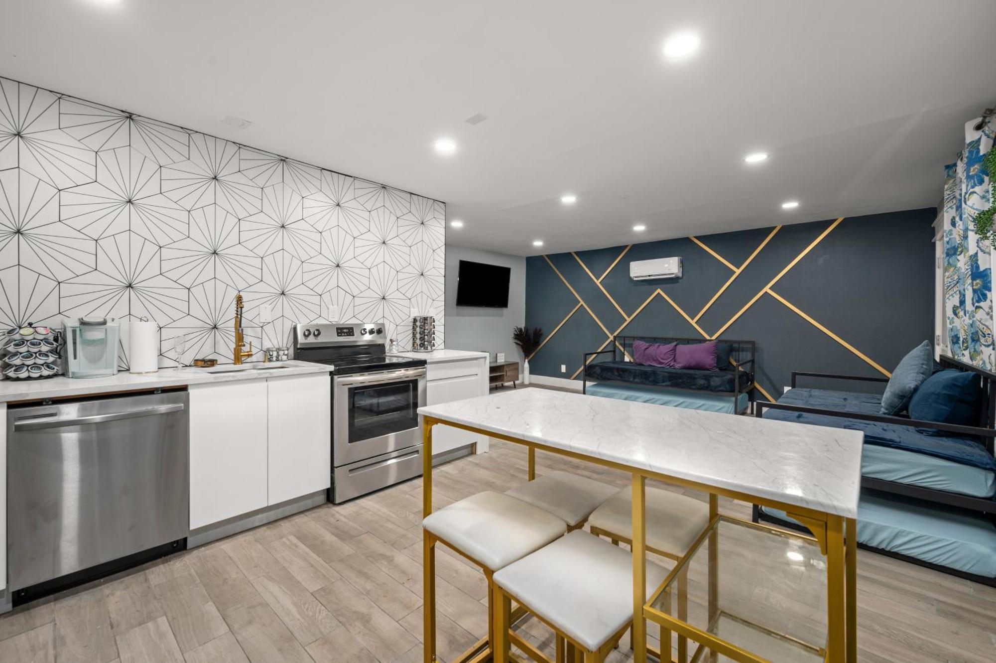 Comfortable 2Br Uptown Escape With Free Park Houston Zewnętrze zdjęcie